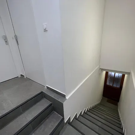 La Cour Du Centre Apartment *