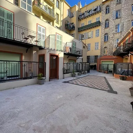 La Cour Du Centre Apartment *